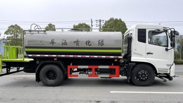 國六東風(fēng)天錦灑水車側(cè)面 國六東風(fēng)天錦灑水車側(cè)面