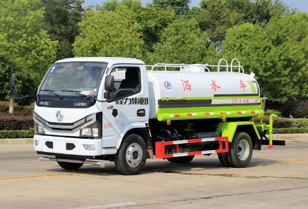國(guó)六東風(fēng)多利卡5噸灑水車圖片 國(guó)六東風(fēng)多利卡5噸灑水車圖片
