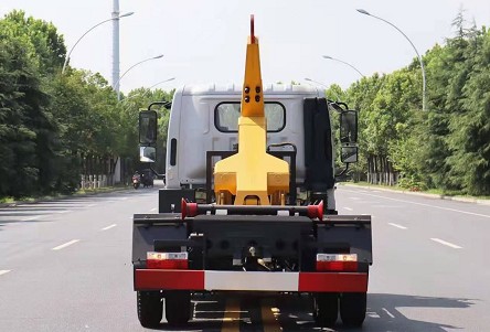 國六大運(yùn)藍(lán)牌勾臂垃圾車圖片 國六大運(yùn)藍(lán)牌勾臂垃圾車圖片